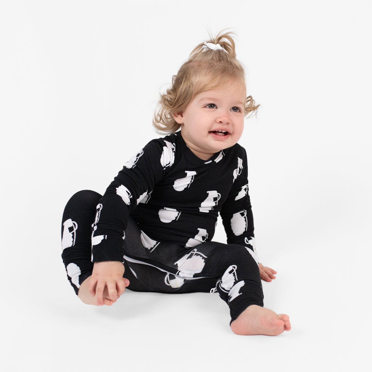 Frag Out Infant Zippie Pajamas | Color Blind Pineapple | 95